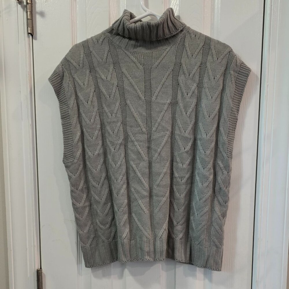 Women's Shein Sleveless Turtleneck sweater top